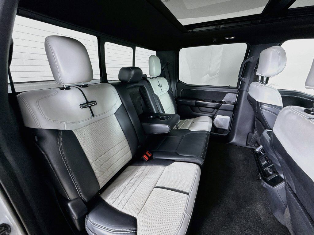 2023 Ford F-150 Lightning Platinum Willowbrook IL