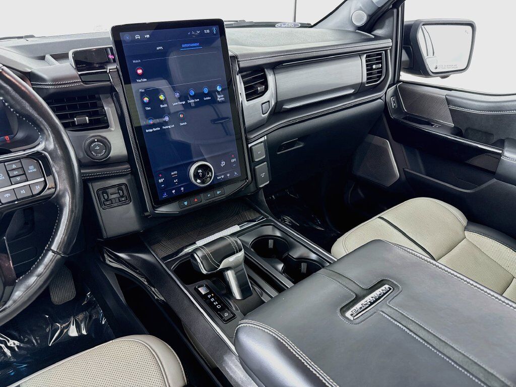 2023 Ford F-150 Lightning Platinum Willowbrook IL