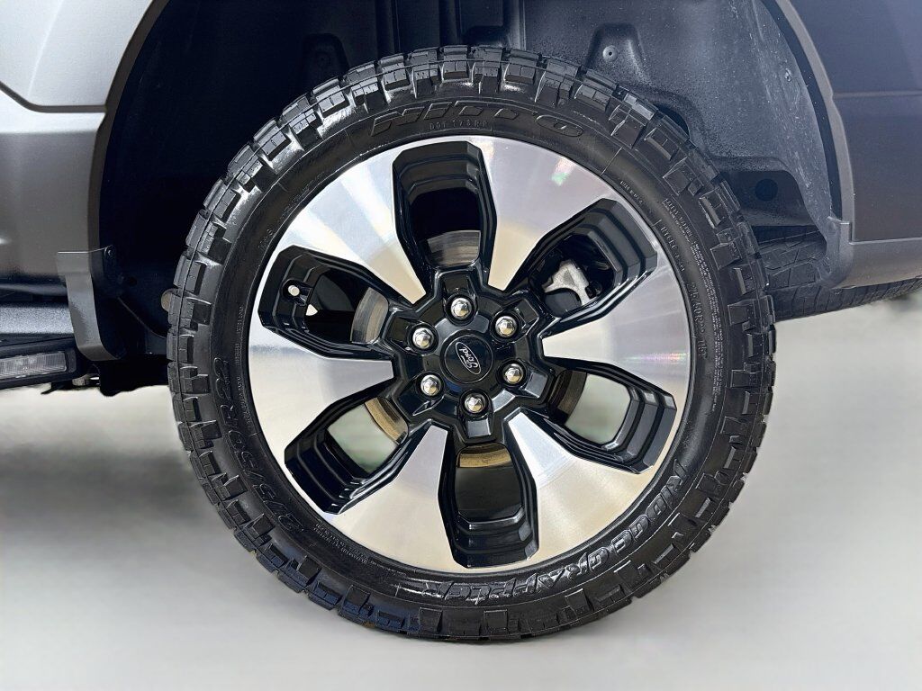 2023 Ford F-150 Lightning Platinum Willowbrook IL
