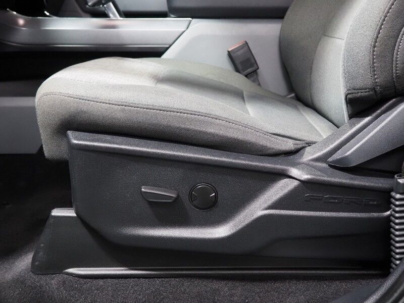 2023 Ford F-150 Lightning XLT 4WD *NAVIGATION, BLIND SPOT ALERT, LANE KEEP ASSIST, COLLISION ALERT w/BRAKING, 360 VIEW CAMERAS, COLOR TOUCHSCREEN, HEATED SEATS, LED HEADLIGHTS, BED LINER, SIDE STEPS, ALLOY WHEELS, ANDROID & APPLE Round Rock TX