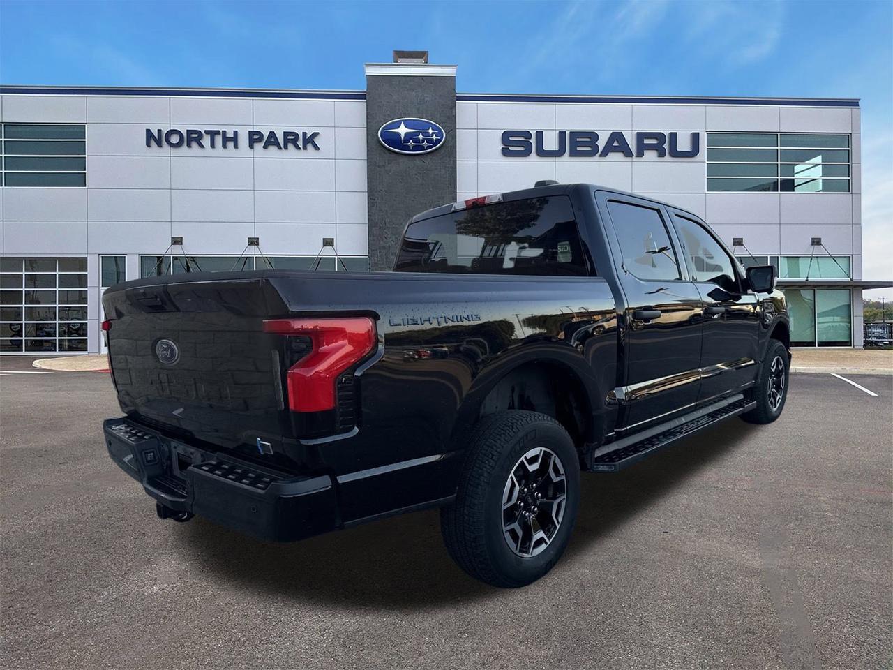 2023 Ford F-150 Lightning XLT