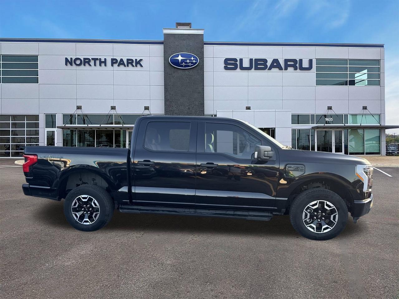 2023 Ford F-150 Lightning XLT