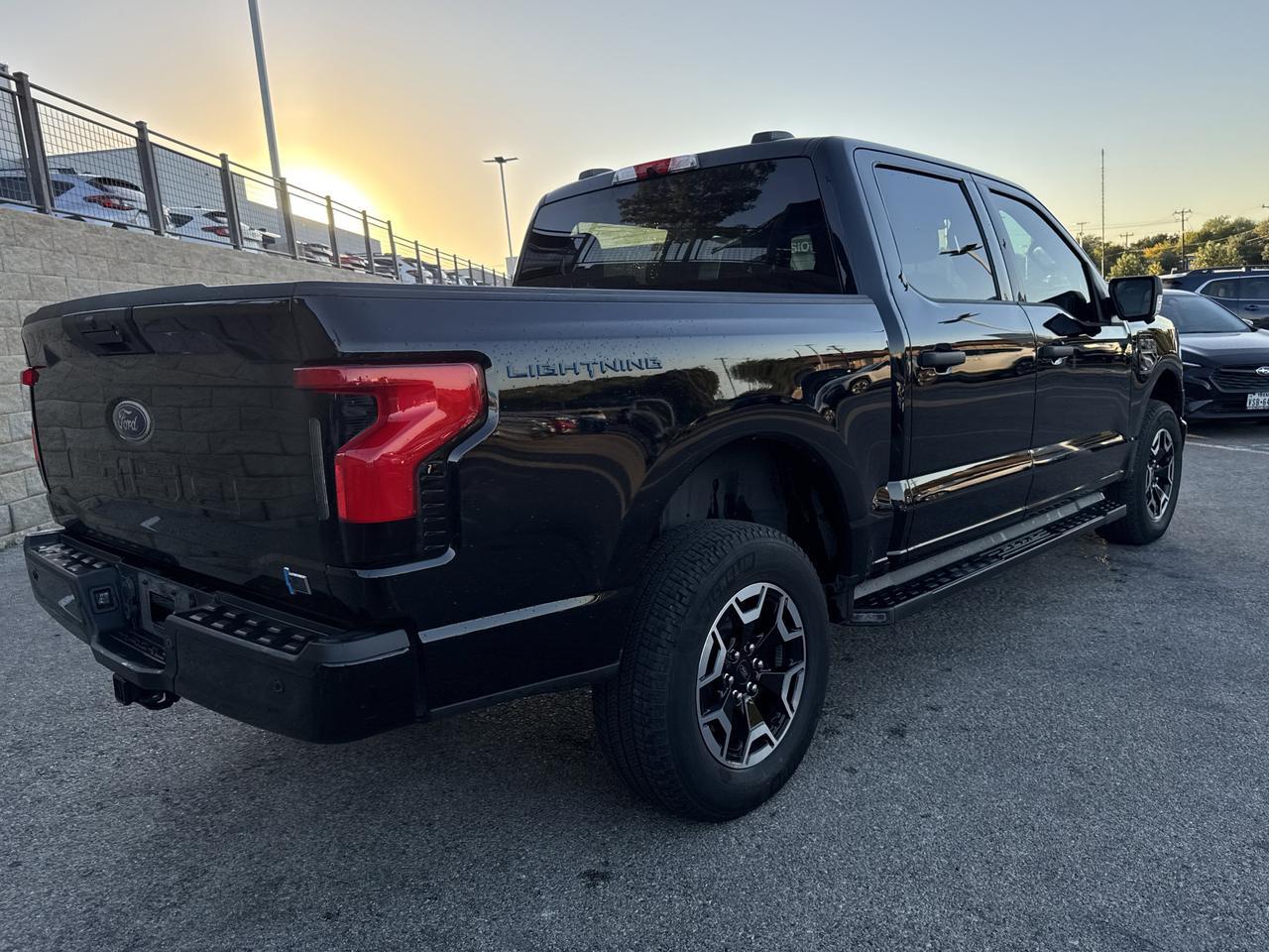2023 Ford F-150 Lightning XLT