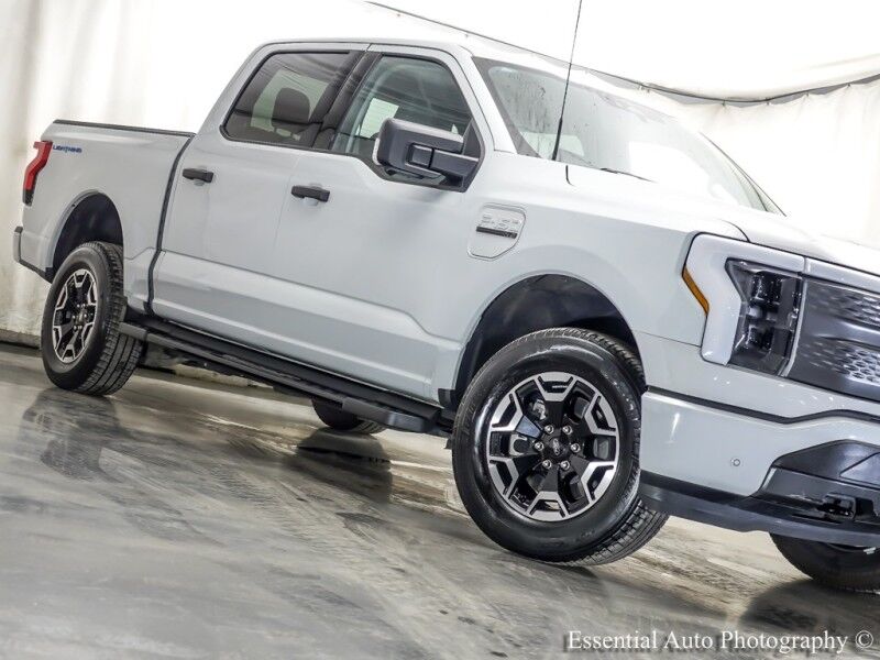 2023 Ford F-150 Lightning XLT Willowbrook IL