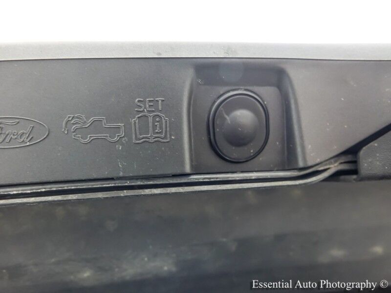 2023 Ford F-150 Lightning XLT Willowbrook IL