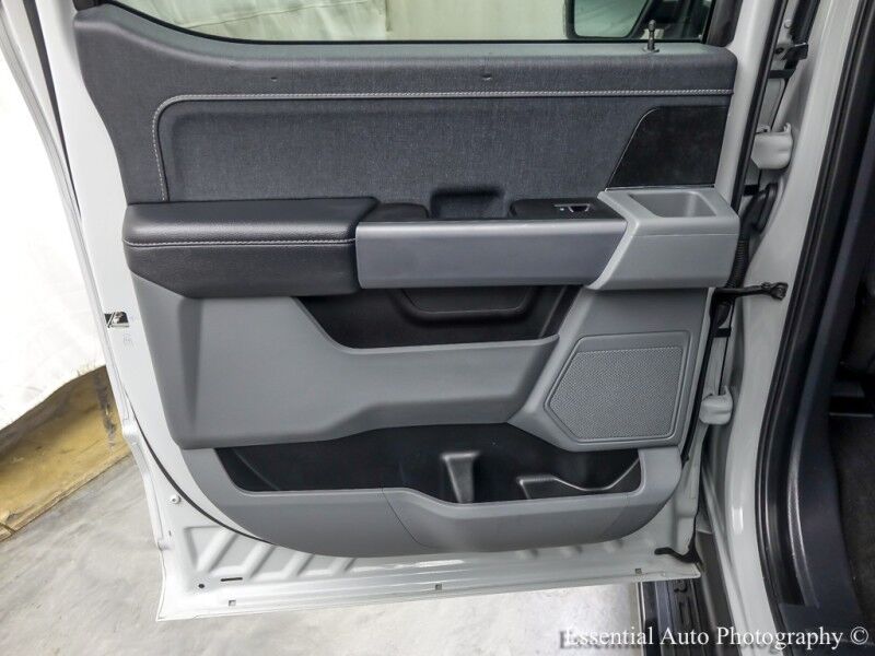 2023 Ford F-150 Lightning XLT Willowbrook IL