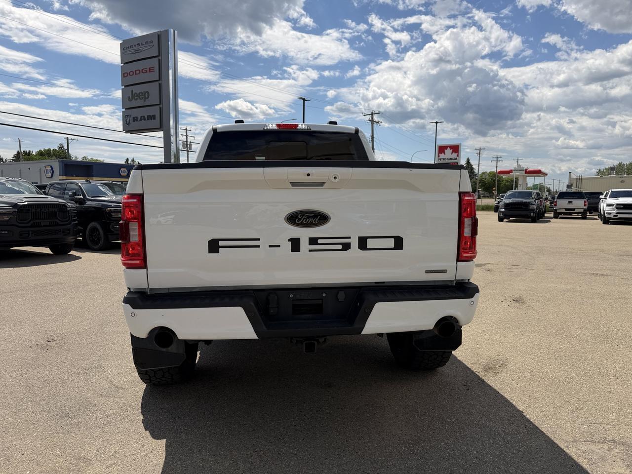2023 Ford F-150 XLT Black Appearance PKG l Crew l 4x4 l Leather l Panoroof l Lifted Redwater AB