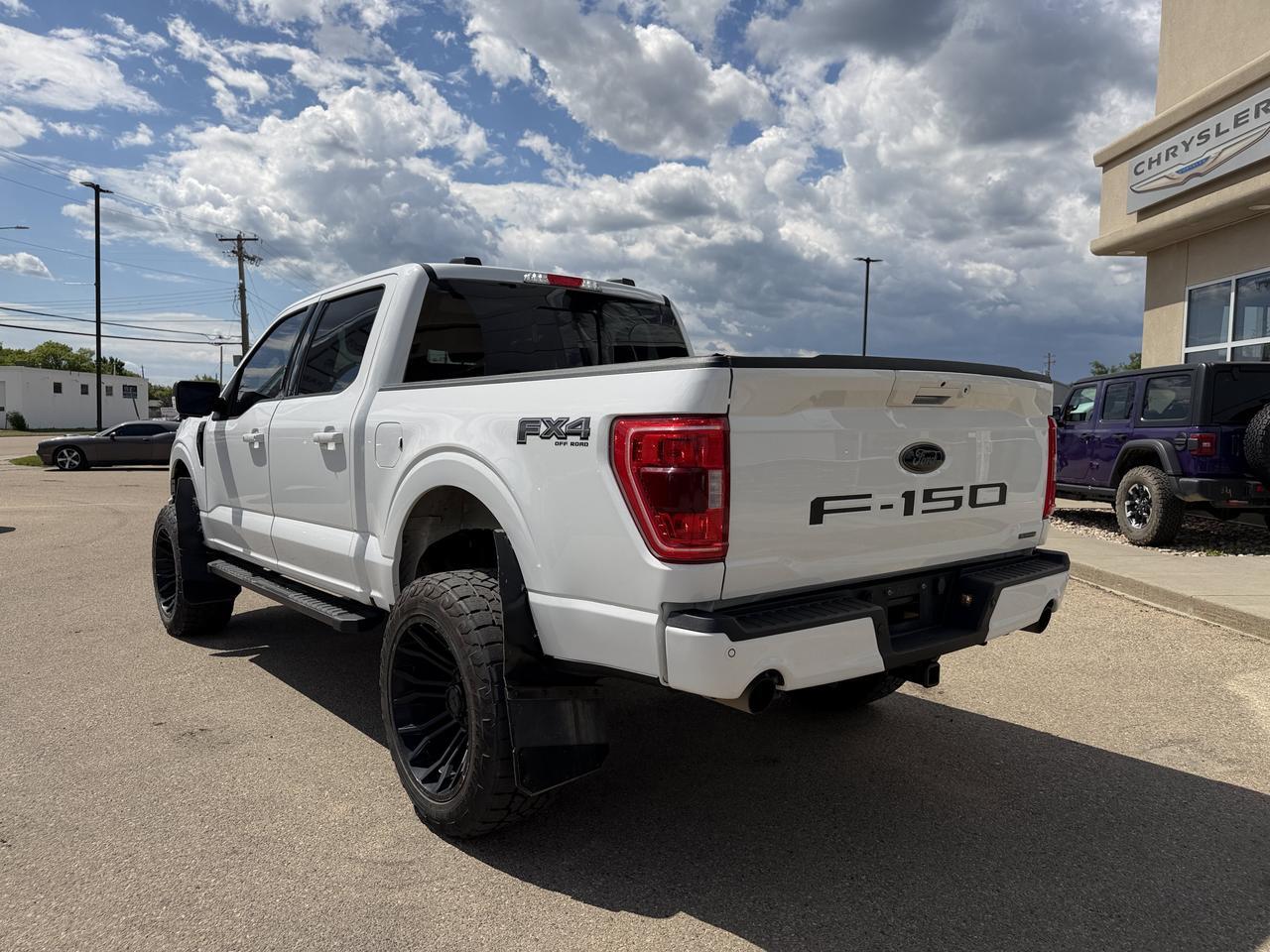 2023 Ford F-150 XLT Black Appearance PKG l Crew l 4x4 l Leather l Panoroof l Lifted Redwater AB