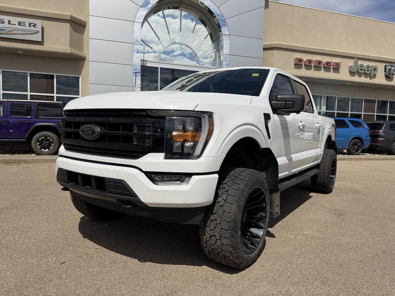 2023 Ford F-150 XLT Black Appearance PKG l Crew l 4x4 l Leather l Panoroof l Lifted Redwater AB