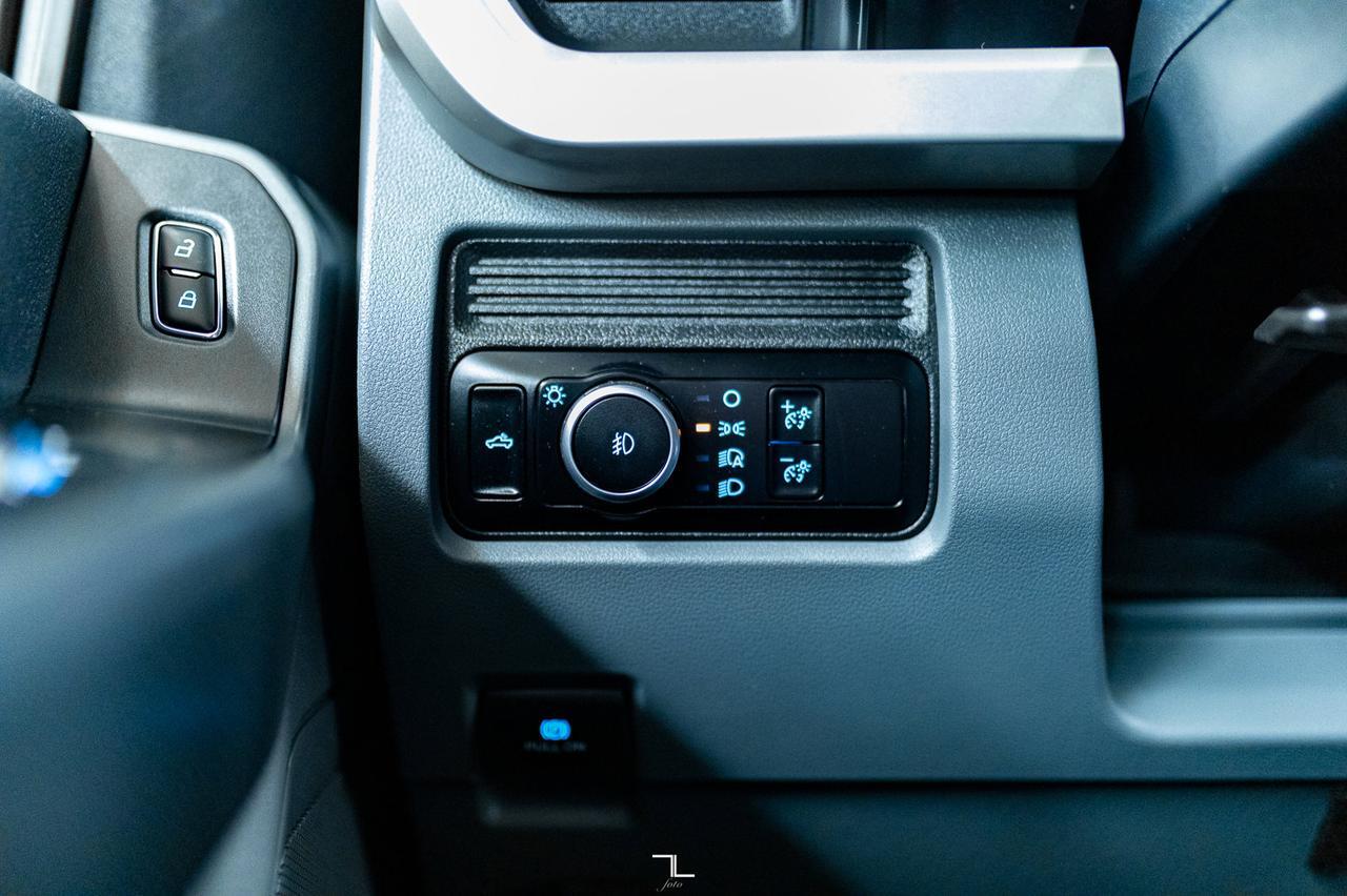 2023 Ford F-250 4x4 Crew Cab XLT FX4 BCam Red Deer AB