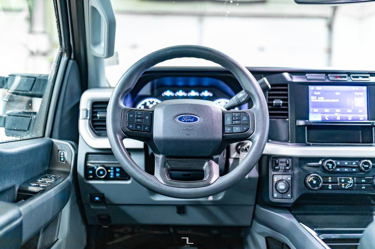 2023 Ford F-250 4x4 Crew Cab XLT FX4 BCam Red Deer AB