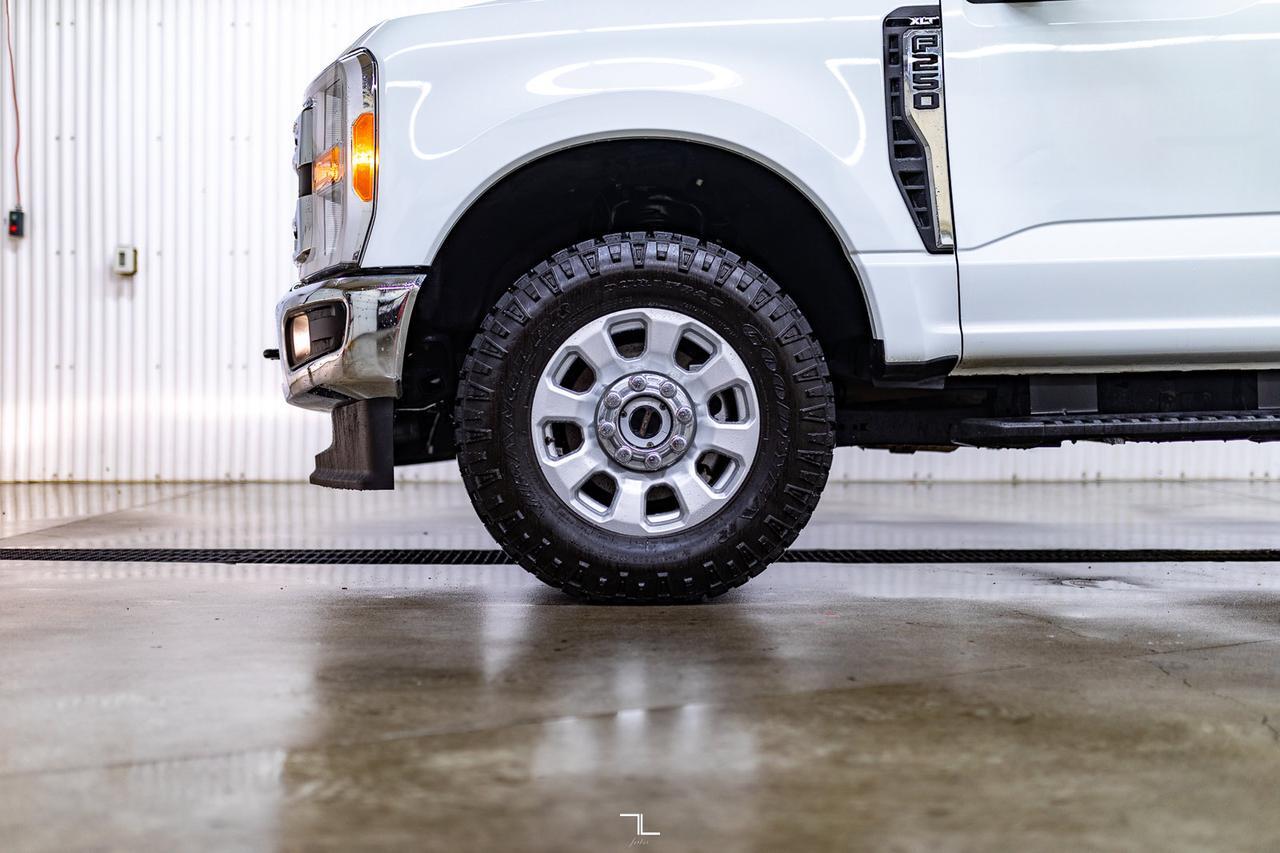 2023 Ford F-250 4x4 Crew Cab XLT FX4 BCam Red Deer AB