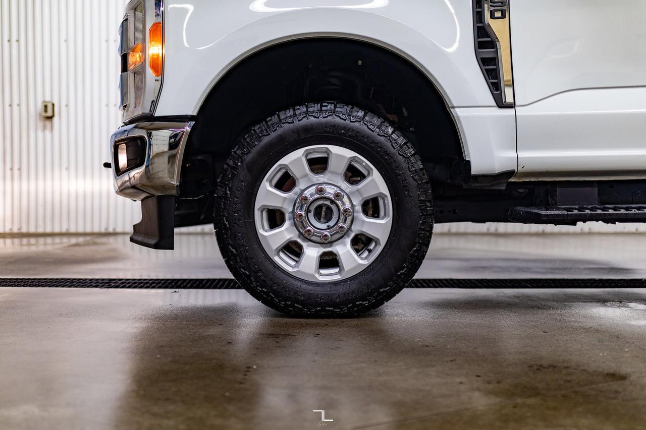 2023 Ford F-250 4x4 Crew Cab XLT FX4 PSeat BCam Red Deer AB