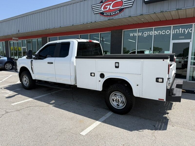 2023 Ford F-250 6.8L V8 4x4 Utility XL Collinsville OK