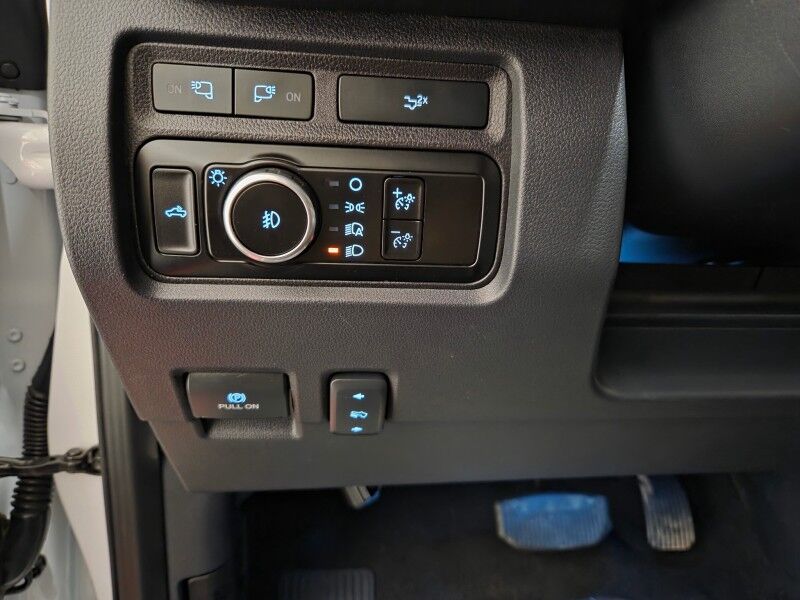 2023 Ford F-250 Lariat Ultimate 4WD 6.7L Diesel Chrome Pkg Ready Lift 37in Nitto Tires FREE WARR Arlington TX