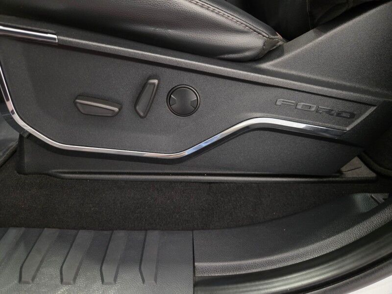 2023 Ford F-250 Lariat Ultimate 4WD 6.7L Diesel Chrome Pkg Ready Lift 37in Nitto Tires FREE WARR Arlington TX