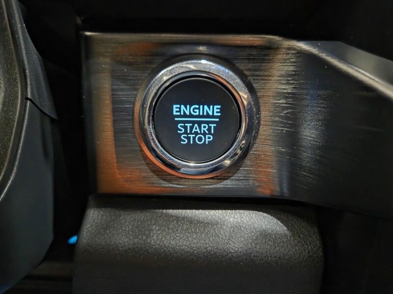 2023 Ford F-250 Lariat Ultimate 4WD 6.7L Diesel Chrome Pkg Ready Lift 37in Nitto Tires FREE WARR Arlington TX