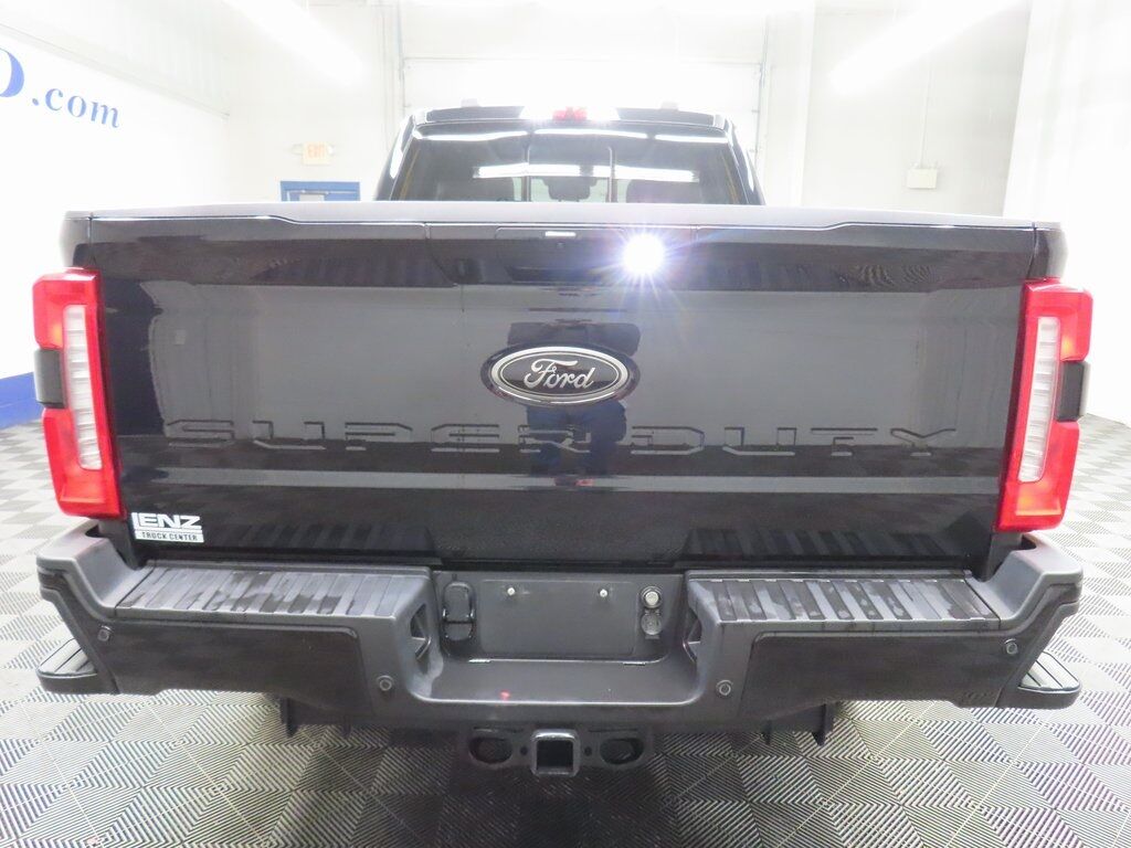 2023 Ford F-250 Super Duty 4x4 Crew Cab Lariat Fond du Lac WI