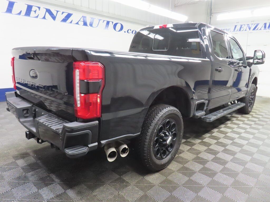 2023 Ford F-250 Super Duty 4x4 Crew Cab Lariat Fond du Lac WI