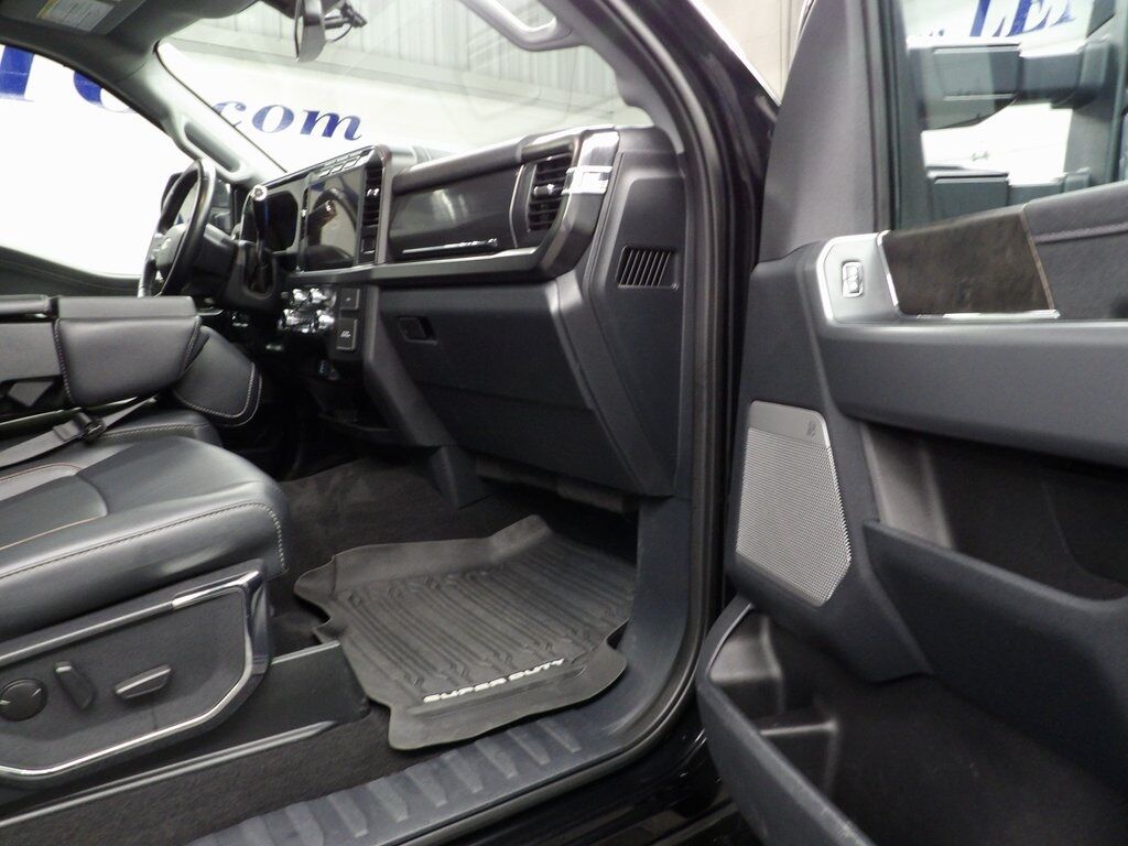 2023 Ford F-250 Super Duty 4x4 Crew Cab Lariat Fond du Lac WI