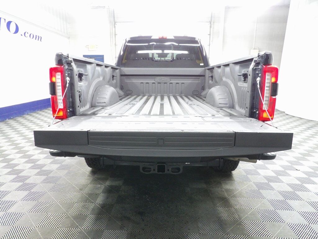 2023 Ford F-250 Super Duty 4x4 Crew Cab Lariat Fond du Lac WI