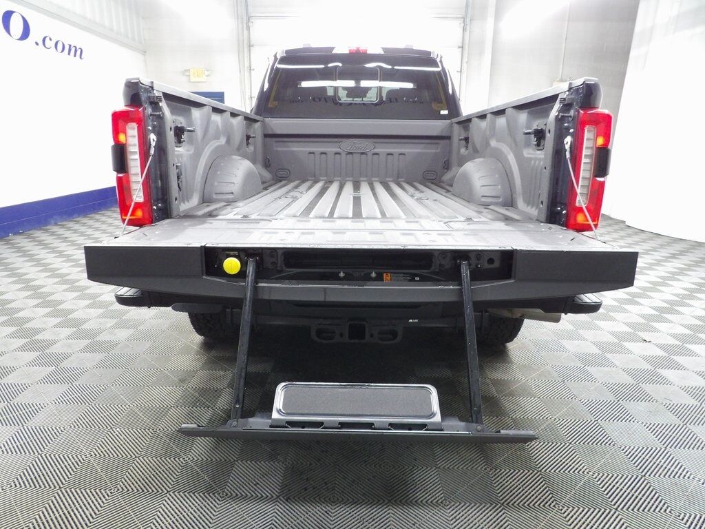 2023 Ford F-250 Super Duty 4x4 Crew Cab Lariat Fond du Lac WI
