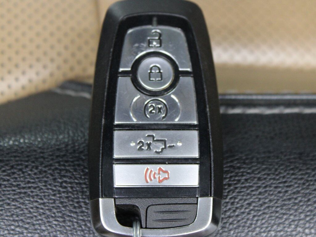 2023 Ford F-250 Super Duty 4x4 Crew Cab Lariat Fond du Lac WI