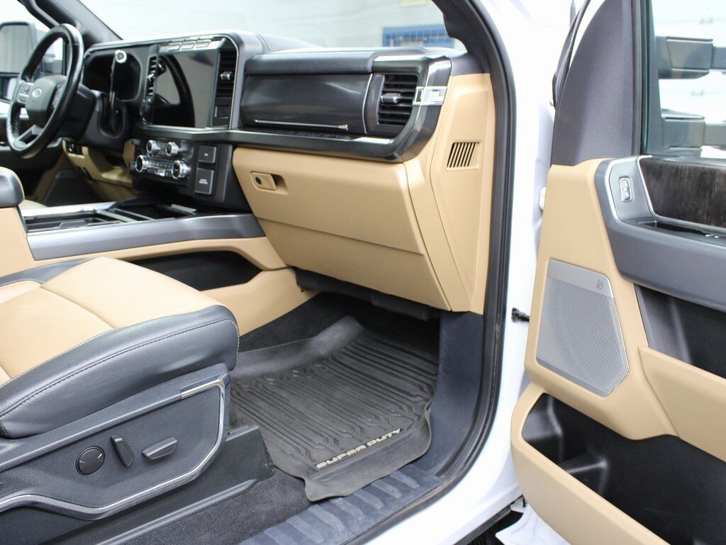 2023 Ford F-250 Super Duty 4x4 Crew Cab Lariat Fond du Lac WI