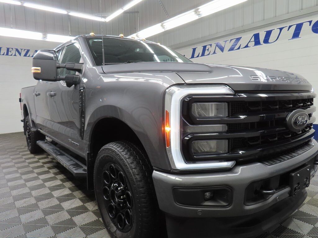 2023 Ford F-250 Super Duty 4x4 Crew Cab Lariat Fond du Lac WI