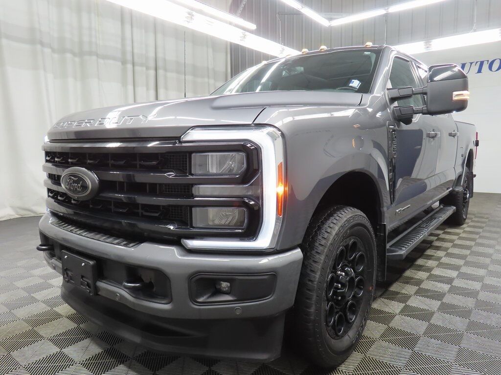 2023 Ford F-250 Super Duty 4x4 Crew Cab Lariat Fond du Lac WI