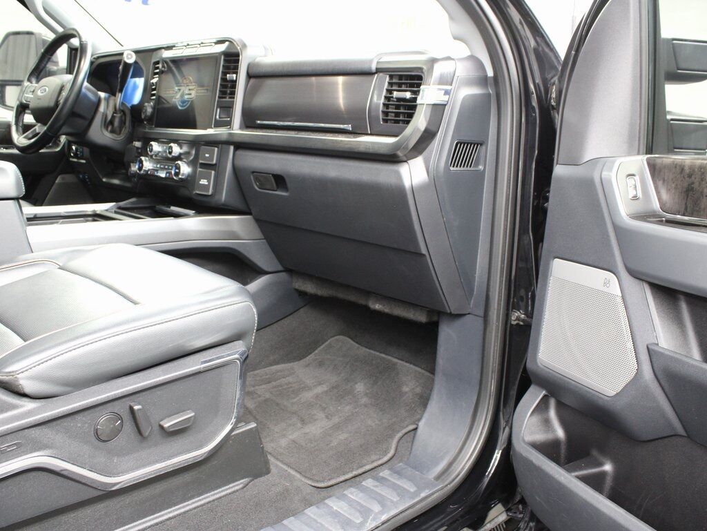 2023 Ford F-250 Super Duty 4x4 Crew Cab Lariat Fond du Lac WI