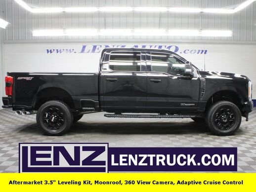 2023_Ford_F-250 Super Duty_4x4 Crew Cab Lariat_ Fond du Lac WI