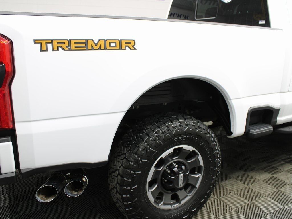 2023 Ford F-250 Super Duty 4x4 Crew Cab Lariat Fond du Lac WI