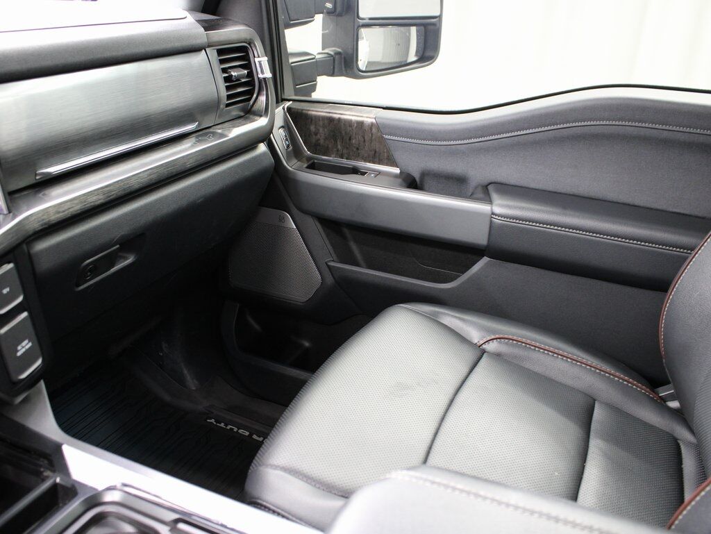 2023 Ford F-250 Super Duty 4x4 Crew Cab Lariat Fond du Lac WI