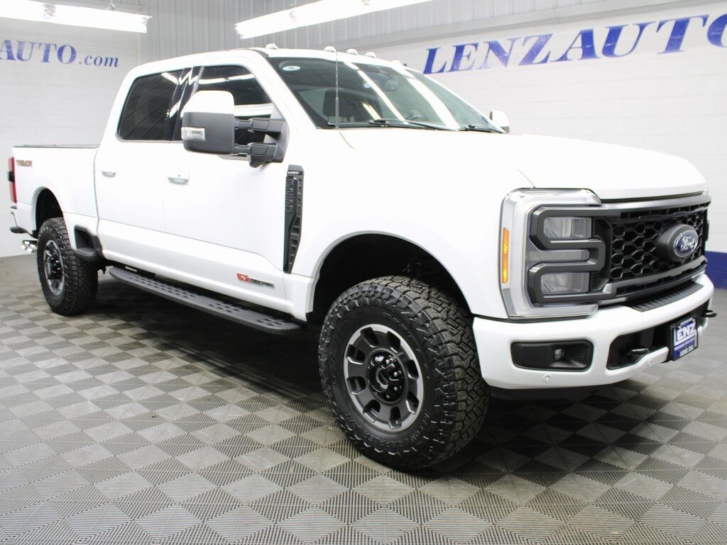 2023 Ford F-250 Super Duty 4x4 Crew Cab Lariat Fond du Lac WI