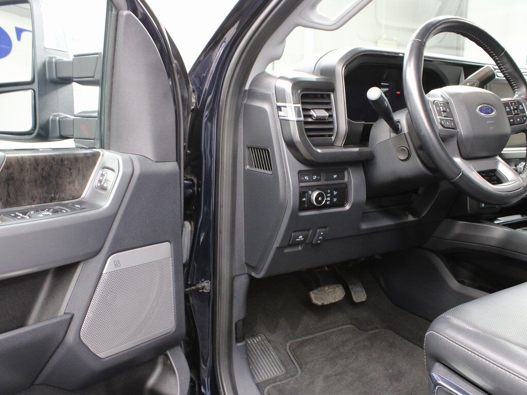 2023 Ford F-250 Super Duty 4x4 Crew Cab Lariat Fond du Lac WI