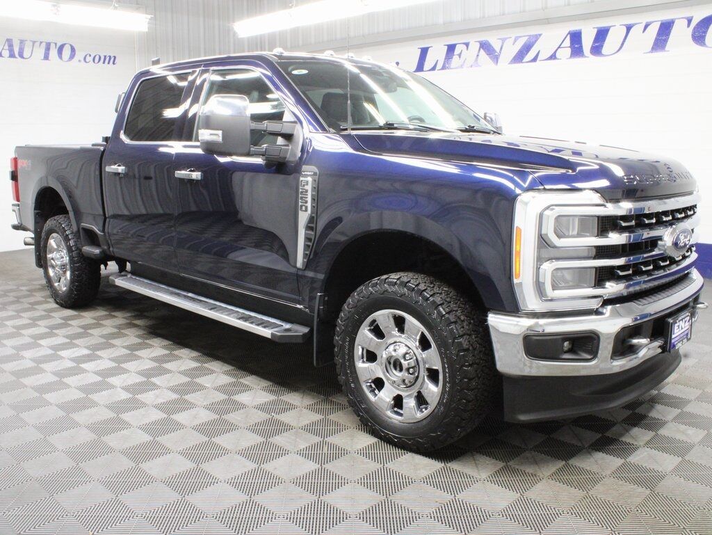 2023 Ford F-250 Super Duty 4x4 Crew Cab Lariat Fond du Lac WI