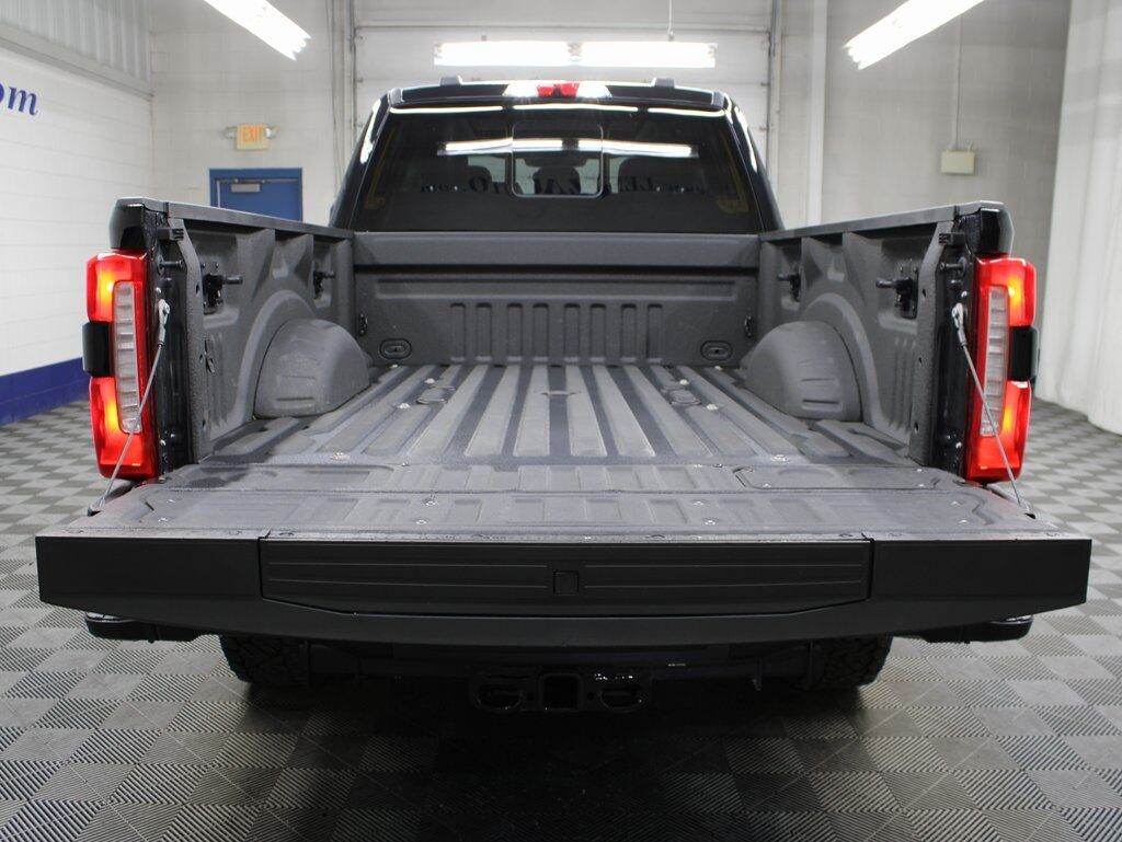 2023 Ford F-250 Super Duty 4x4 Crew Cab Lariat Fond du Lac WI