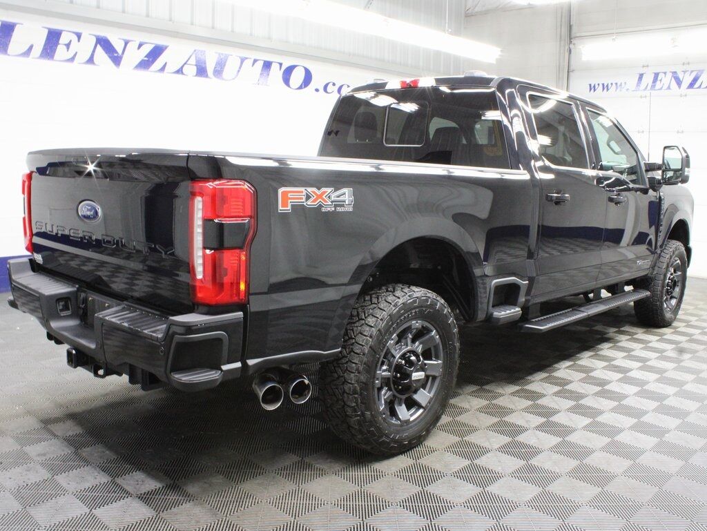 2023 Ford F-250 Super Duty 4x4 Crew Cab Lariat Fond du Lac WI