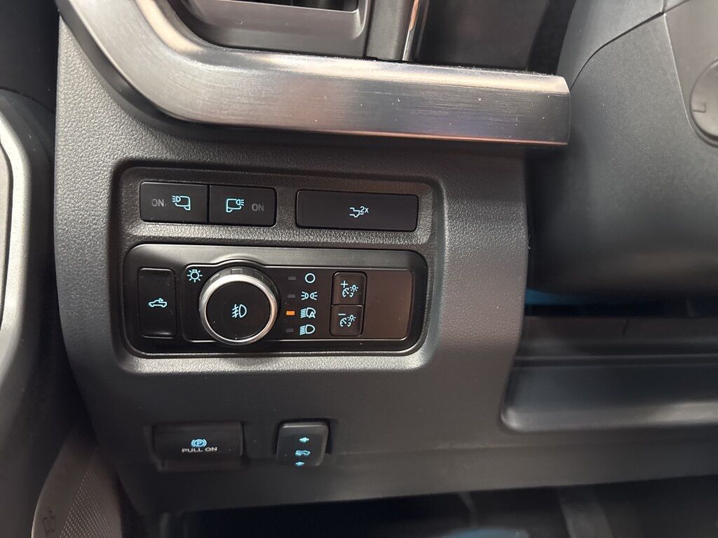 2023 Ford F-250 Super Duty 4x4 Crew Cab Lariat Minocqua WI