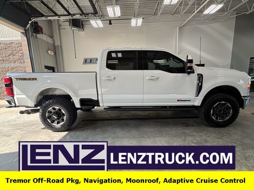 2023_Ford_F-250 Super Duty_4x4 Crew Cab Lariat_ Fond du Lac WI
