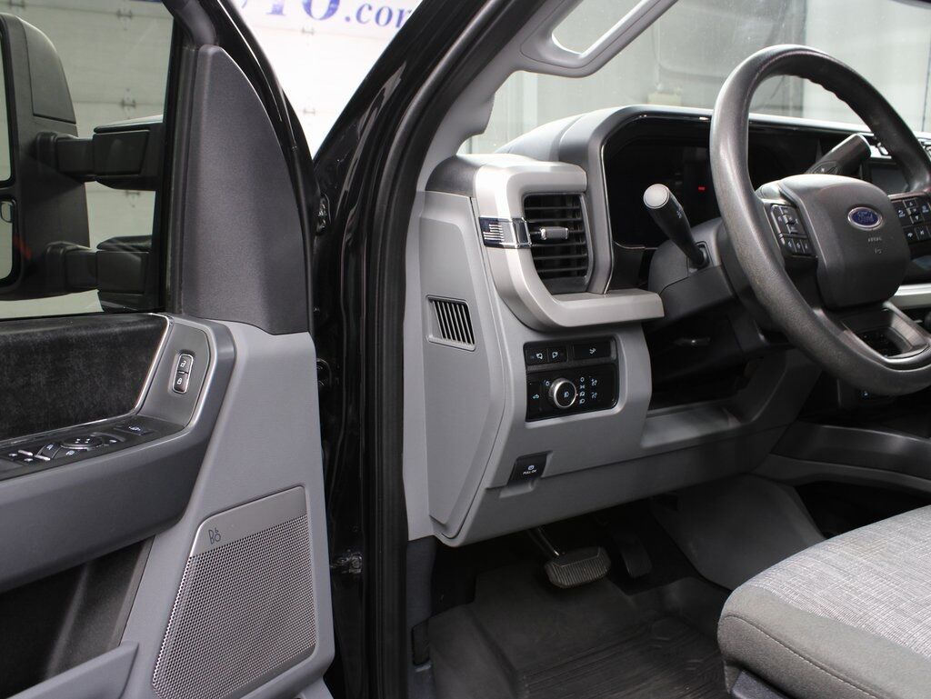 2023 Ford F-250 Super Duty 4x4 Crew Cab XLT Fond du Lac WI