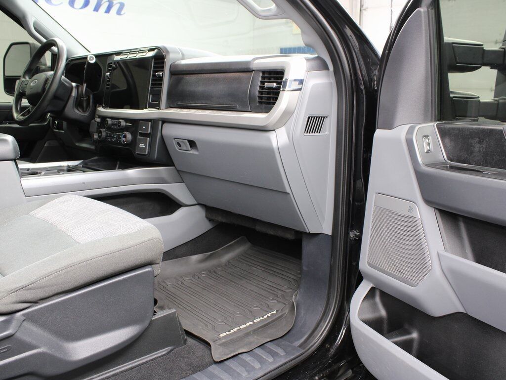 2023 Ford F-250 Super Duty 4x4 Crew Cab XLT Fond du Lac WI