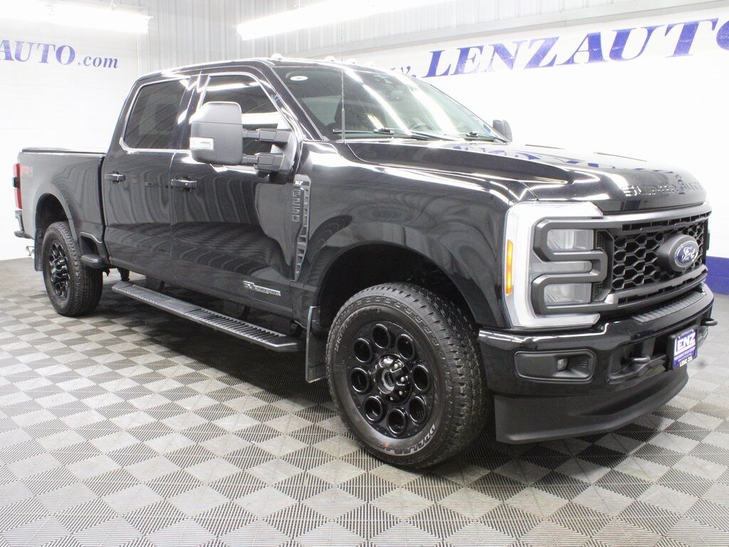 2023 Ford F-250 Super Duty 4x4 Crew Cab XLT Fond du Lac WI