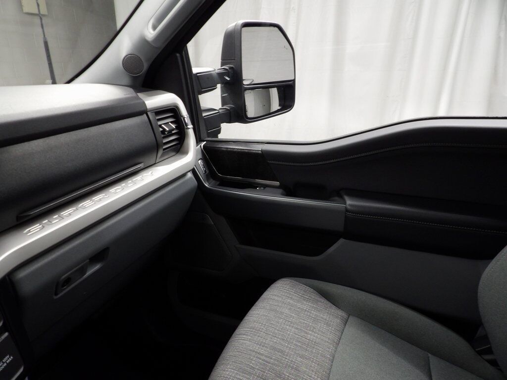 2023 Ford F-250 Super Duty 4x4 Crew Cab XLT Fond du Lac WI