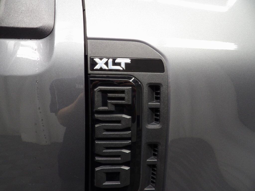 2023 Ford F-250 Super Duty 4x4 Crew Cab XLT Fond du Lac WI