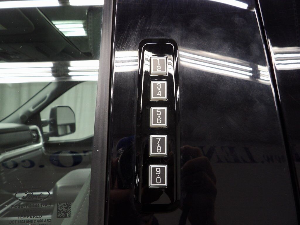 2023 Ford F-250 Super Duty 4x4 Crew Cab XLT Fond du Lac WI
