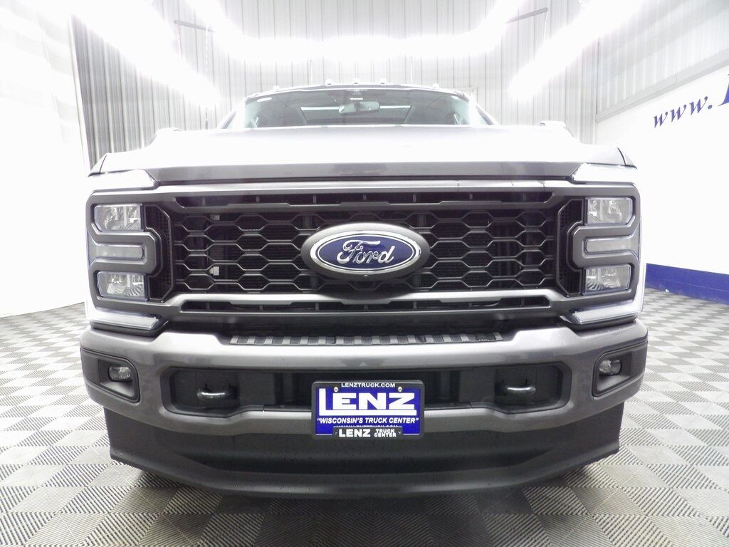 2023 Ford F-250 Super Duty 4x4 Crew Cab XLT Fond du Lac WI