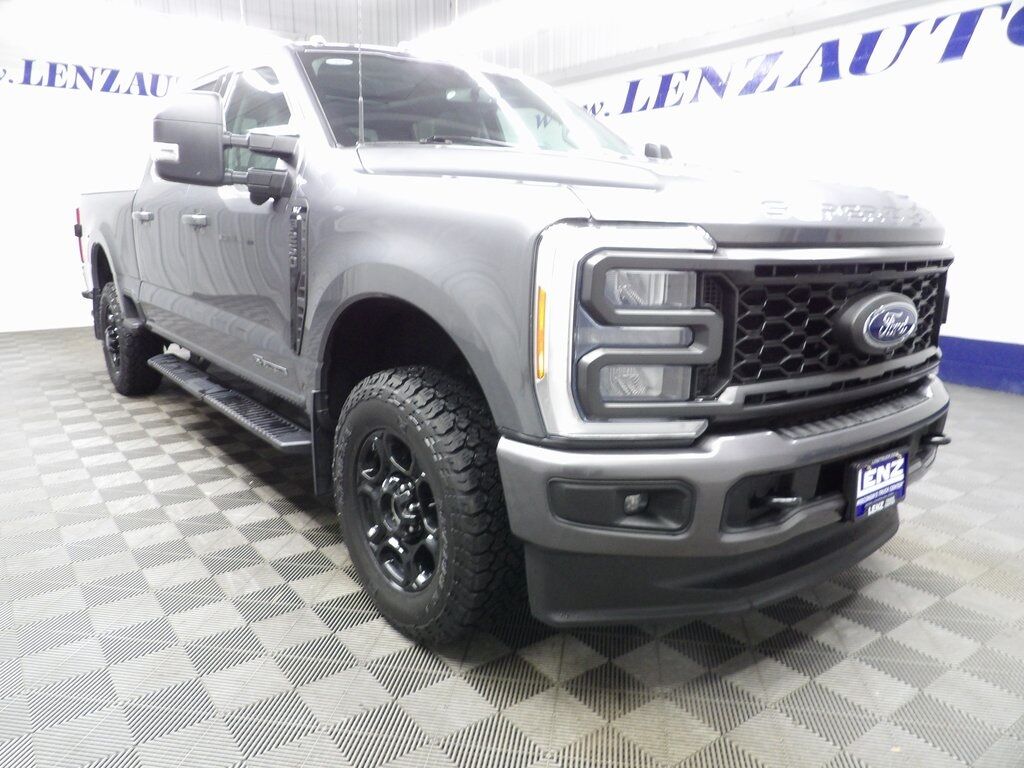 2023 Ford F-250 Super Duty 4x4 Crew Cab XLT Fond du Lac WI