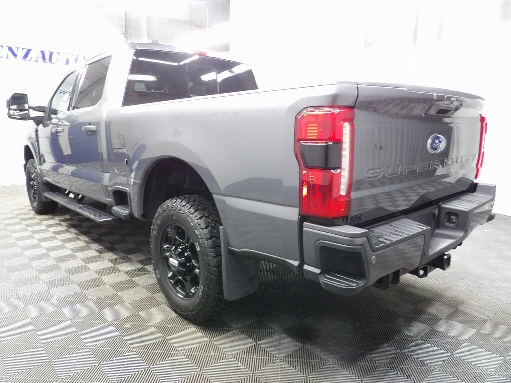 2023 Ford F-250 Super Duty 4x4 Crew Cab XLT Fond du Lac WI